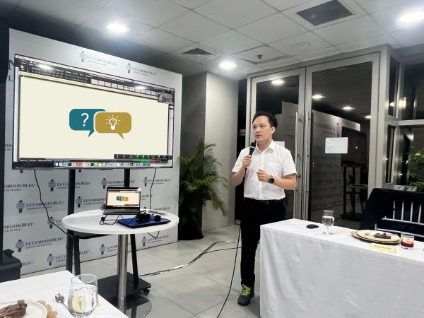 Dr. Pham Duc Tho presents digital transformation solutions for the APSCE community at the APSCE executive board's annual meet